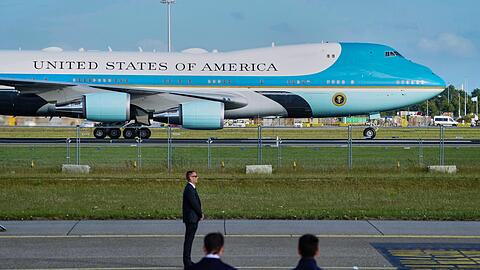 Das "Wall Street Journal" ist vom Weißen Haus von der Reise in der Air Force One mit Trump nach Schottland ausgeschlossen worden.