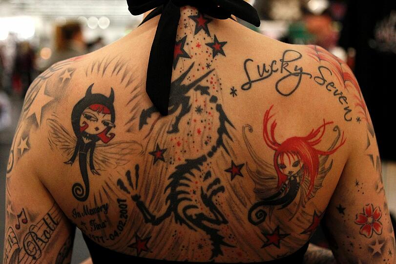 Hingucker oder nicht? Das bleibt jedem selbst überlassen. Die Tattoo Convention startet am Freitag um 14 Uhr in Berlin. Es kommen Tätowierer aus der ganzen Welt angeflogen um ihre Tattoo-Fähigkeiten zu präsentieren.