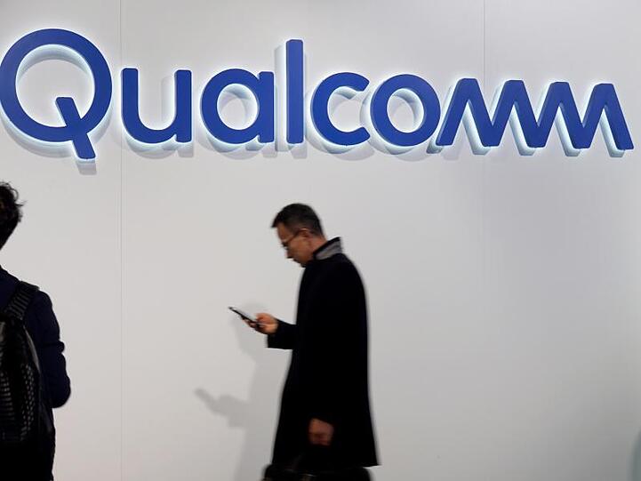 Der Chiphersteller Qualcomm musste in seinem Patentstreit gegen Apple einen Rückschlag hinnehmen.