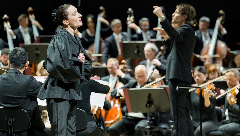 Die Sopranistin Edyta Krzemień in der "Symphonie der Klagelieder".