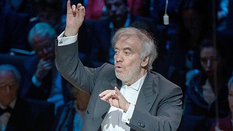 Die Münchner Philharmoniker spielen unter der Leitung von Dirigent Valery Gergiev im Orchestersaal.