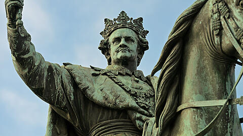 Das Reiterdenkmal von König Ludwig I. am Odeonsplatz in München. Es zeigt ihn auf einem Pferd. Vor 200 Jahren (1825) hat der Wittelsbacher den Thron in Bayern bestiegen.