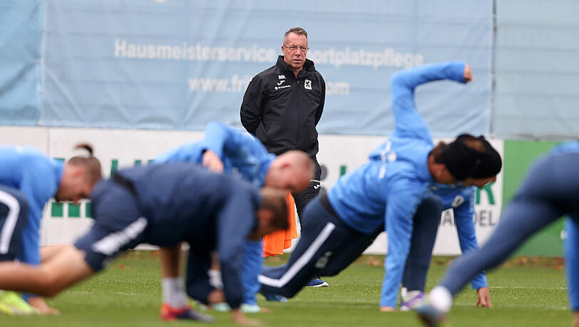 1860-Trainer Markus Kauczinski will mit seiner Mannschaft gegen Cottbus im Grünwalder Stadion wieder für ein Erfolgserlebnis sorgen. 1860-Trainer Markus Kauczinski will mit seiner Mannschaft gegen Cottbus im Grünwalder Stadion wieder für ein Erfolgserlebnis sorgen.