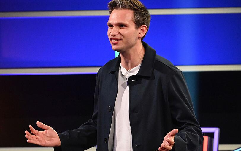 "heute-show"-Comedian Fabian K&ouml;ster probiert sich in "Das Fifty-Fifty Quiz" erstmals als Quizmaster aus. Im Interview spricht der 31-J&auml;hrige K&ouml;lner &uuml;ber seinen ungew&ouml;hnlichen Werdegang vom ZDF-Praktikum zum TV- und B&uuml;hnenstar.