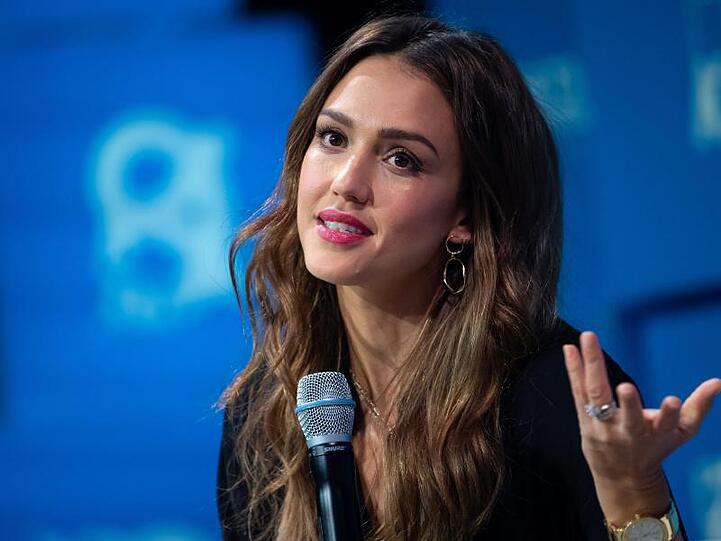 Jessica Alba auf der Gründermesse Bits & Pretzels.