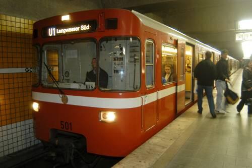 Nur die schnelle Reaktion des U-Bahn-Fahrers verhinderte ein Drama.
