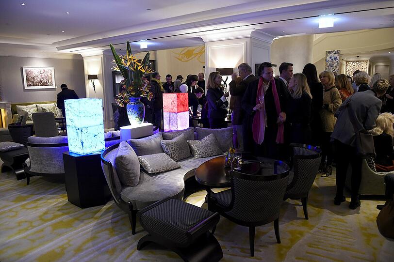 Die Werke von Fiona Tan hängen in der Lounge des Mandarin Oriental