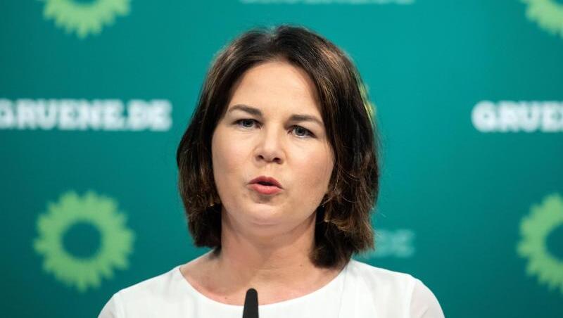Grünen-Kanzlerkandidatin Annalena Baerbock wird vorgeworfen, in ihrem Buch aus anderen Medien abgeschrieben zu haben.