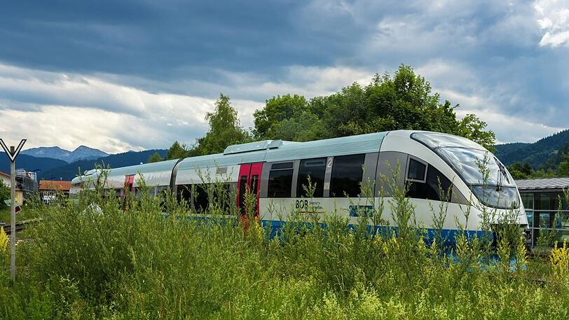 Der an Masern erkrankte Mann reiste von München mit der BOB nach Tegernsee. (Symbolbild)