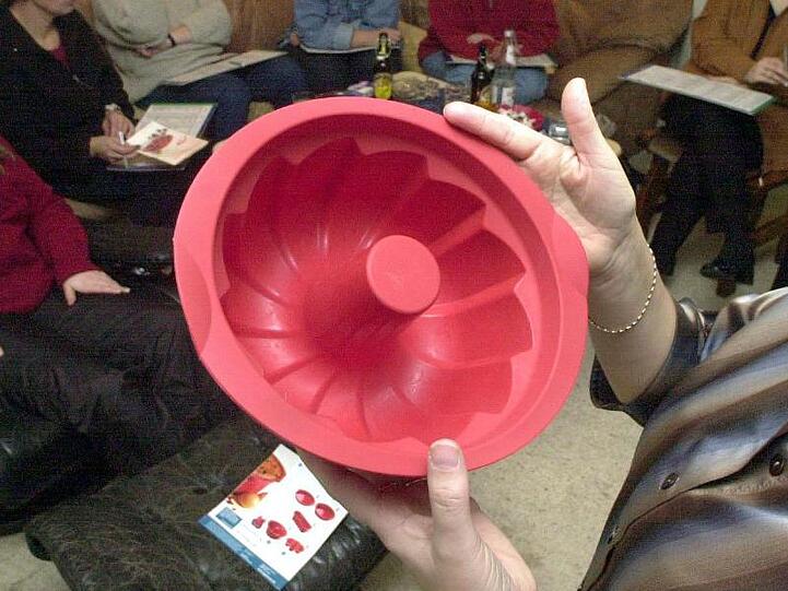 Die bunten Schüsseln und Boxen von Tupperware haben Haushalte fast rund um den Globus geprägt.
