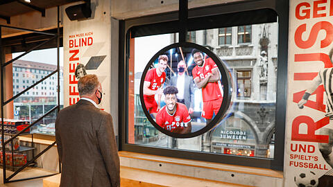 Vorstands-Boss Karl-Heinz Rummenigge in der neuen "FC Bayern World".