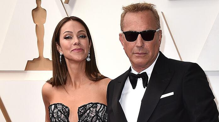 Christine Baumgartner und Kevin Costner haben im Mai 2023 ihre Trennung bekannt gegeben.