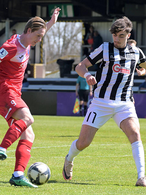 Justin Steinkötter (li.) wechselt zum TSV 1860.