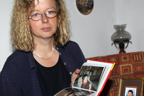 Nur noch die Fotos im Album sind Annemarie R. von ihrem Freund Wolfgang Hönle geblieben.
