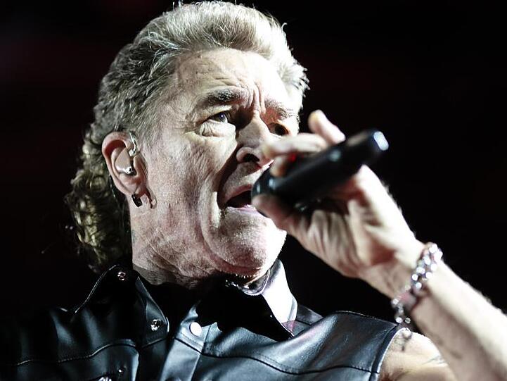 Peter Maffay singt zum Auftakt seiner Deutschlandtournee. Foto: Frank Molter/dpa/Archivbild