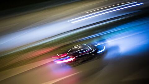 Mit 200 bei erlaubten 100 Kilometern pro Stunde war ein 19-J&auml;hriger auf der Autobahn unterwegs. Die Polizei untersagte sp&auml;ter die Weiterfahrt. (Symbolbild)