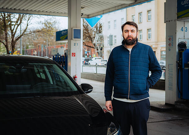 Christian (40) bekommt einen Teil der Kosten durch seinen Job erstattet, erz&auml;hlt er.