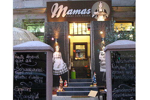 Von innen und außen ein Blickfang: Das Mamas, mitten in Nürnberg-Johannis.
