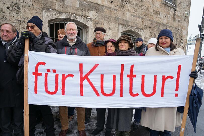 Kultur statt Kahlschlag: Der Kopfbau soll erhalten bleiben, fordern Pasinger Bürger.