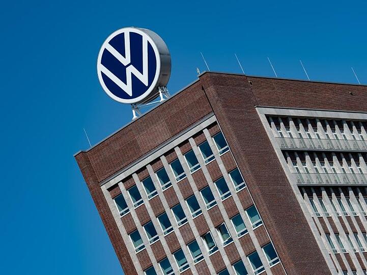 VW muss in der "Dieselgate"-Affäre empfindliche Bußgelder fürchten.