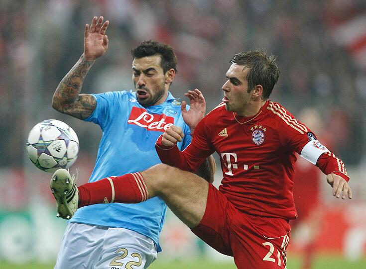 PHILIPP LAHM: NOTE 2
Wurde zu Beginn ähnlich wie im Hinspiel ein-, zweimal hinterlaufen, hatte Gegenspieler Christian Maggio sonst aber gut im Griff. Machte viel Betrieb nach vorne.