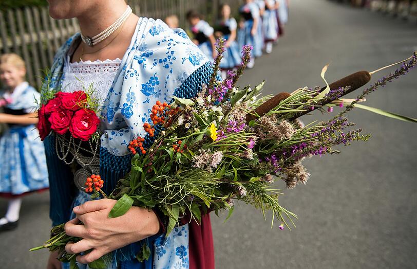 In Bayern feierten gläubige Katholiken Mariä Himmelfahrt. Foto: Peter Kneffel/Archiv