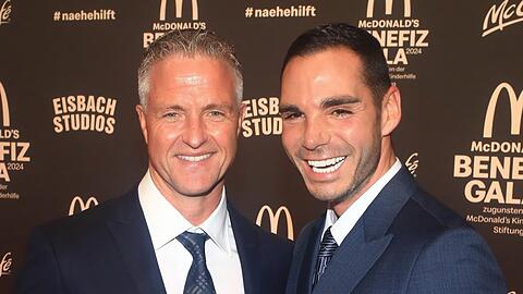 Ralf Schumacher und Etienne Bousquet-Cassagne bei einer Benefizgala in den Eisbach Studios in München.