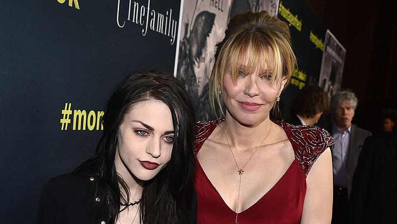 Schwieriges Verhältnis: Frances Bean Cobain (li.) und Courtney Love bei der Premiere der Kurt-Cobain-Doku "Montage of Heck" Schwieriges Verhältnis: Frances Bean Cobain (li.) und Courtney Love bei der Premiere der Kurt-Cobain-Doku "Montage of Heck"