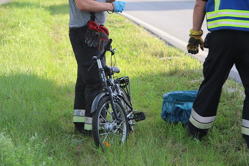 Der 9-Jährige Junge wurde auf der Landstraße in Bad Gögging von dem Sportwagen erfasst und starb noch an der Unfallstelle.