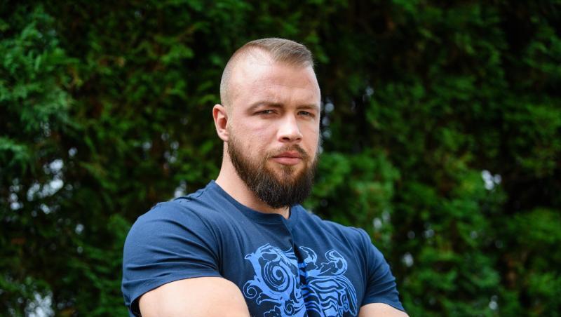 Die Frauenzeitschrift "Emma" hat den umstrittenen Gangster-Rapper Kollegah zum "Sexist Man Alive 2019" ausgerufen. Die Frauenzeitschrift "Emma" hat den umstrittenen Gangster-Rapper Kollegah zum "Sexist Man Alive 2019" ausgerufen.