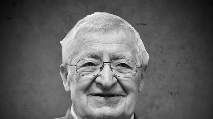Der frühere Bayern Präsident Willi O. Hoffmann ist im Alter von 92 Jahren gestorben.