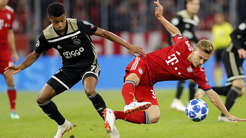 JOSHUA KIMMICH, NOTE 3: Verpasste noch keine Pflichtspielminute in dieser Saison. Diesmal von Neres sehr in die Defensive gedrängt und in Zweikämpfe verwickelt.  
Unsichere Bälle und abwechselnd gute wie miese Flanken in der Offensive. Immerhin: Sehr bissig und giftig.