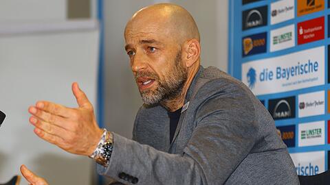 Verteidigt seine Angestellten wie ein Löwe: Sechzigs Sportchef Günther Gorenzel.