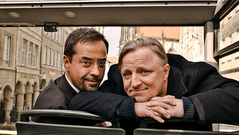 Jan Josef Liefers (l.) und Axel Prahl in ihren Paraderollen des Prof. Dr. Boerne und Kommissars Thiel Jan Josef Liefers (l.) und Axel Prahl in ihren Paraderollen des Prof. Dr. Boerne und Kommissars Thiel