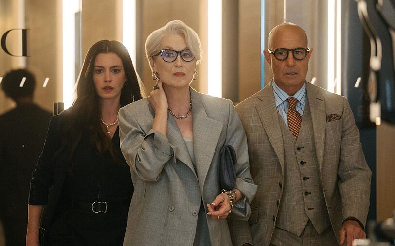 "Der Teufel trägt Prada 2" ist ab sofort bei Disney+ verfügbar. Mit von der Partie in der Komödie ist neben Anne Hathaway und Meryl Streep erneut auch Stanley Tucci. "Der Teufel trägt Prada 2" ist ab sofort bei Disney+ verfügbar. Mit von der Partie in der Komödie ist neben Anne Hathaway und Meryl Streep erneut auch Stanley Tucci.