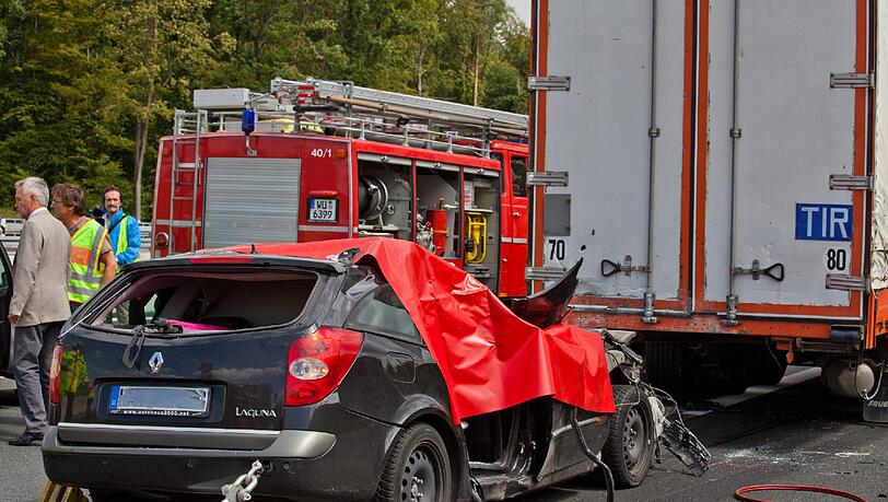 In diesem Auto kamen die Großeltern und Mutter der Kinder um. In diesem Auto kamen die Großeltern und Mutter der Kinder um.