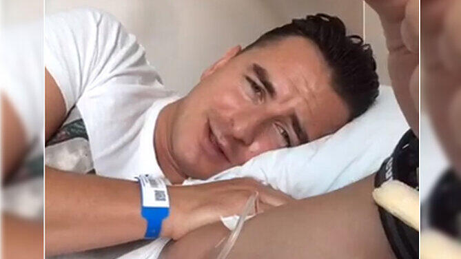 Kauert im Krankenhausbett: Andreas Gabalier.