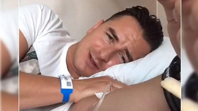 Kauert im Krankenhausbett: Andreas Gabalier. Kauert im Krankenhausbett: Andreas Gabalier.