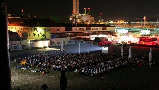 Stimmungsvoll: Das Open-Air Kino im Viehhof. Stimmungsvoll: Das Open-Air Kino im Viehhof.