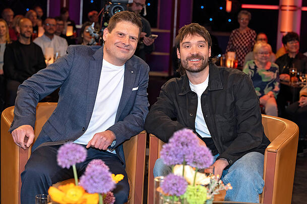 Mit seinem Radsport- und Podcastkollegen Rick Zabel (re.) war Jan Ullrich bei "Riverboat" zu Gast.