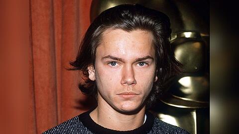 Der legendäre Schauspieler River Phoenix starb 1993 im Alter von 23 Jahren an einer Überdosis Kokain und Heroin.