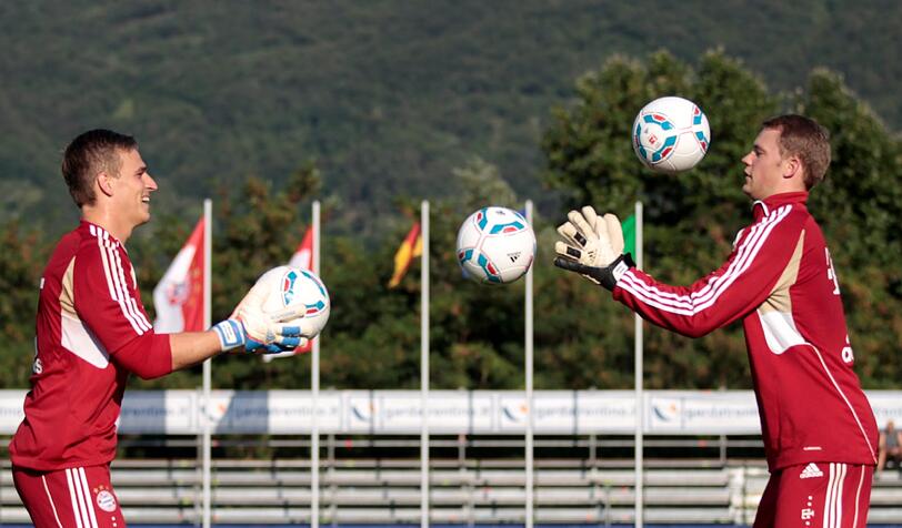 Der FC Bayern München hat in seinem Trainingslager am Gardasee die erste Einheit bestritten. Impressionen aus Arco.