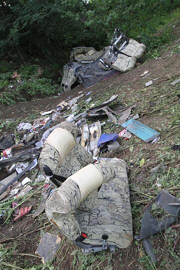 Bei Neapel: Reisebus stürzt 30 Meter tief: 38 Tote: Bilder vom Horror-Busunglück in Italien - Panorama - Abendzeitung München