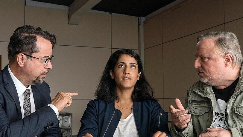 "Tatort: Des Teufels langer Atem": Annika Kröger (Banafshe Hourmazdi) hat genug von Boerne (Jan Josef Liefers) und Thiel (Axel Prahl, r).