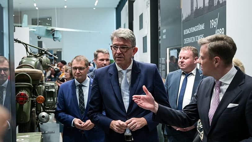 Kulturstaatsminister Wolfram Weimer bezeichnete das neugestaltete Deutsch-Deutsche Museum M&ouml;dlareuth als Mahnmal.