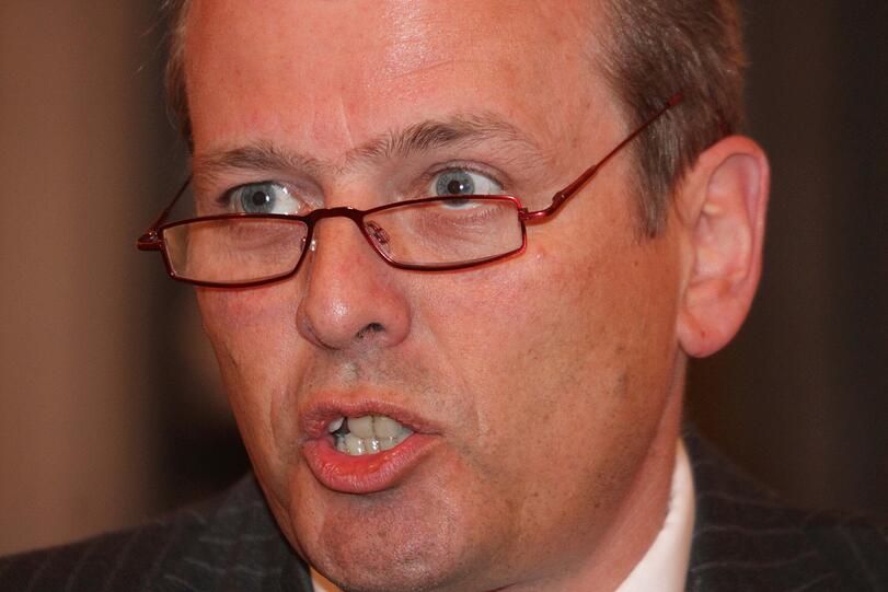 21. Juli 2011: Der Nürnberger Oberbürgermeister Ulrich Maly (SPD) wird in Bad Reichenhall zum neuen Vorsitzenden des Bayerischen Städtetages gewählt. Damit löst die SPD die CSU gemäß einer gemeinsamen Turnus-Vereinbarung an der Spitze des Kommunalverbandes ab. Maly folgt auf Regensburgs Rathauschef Hans Schaidinger (CSU).