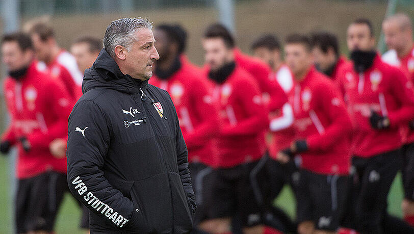 Der VfB Stuttgart steht unter Druck im Montagsspiel gegen Werder Bremen. Doch auch die Werderaner kämpfen um jeden Punkt, um den Abstieg zu verhindern. Der VfB Stuttgart steht unter Druck im Montagsspiel gegen Werder Bremen. Doch auch die Werderaner kämpfen um jeden Punkt, um den Abstieg zu verhindern.
