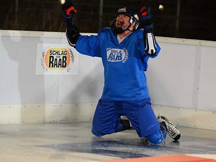 Stefan Raab triumphiert beim Eislaufen