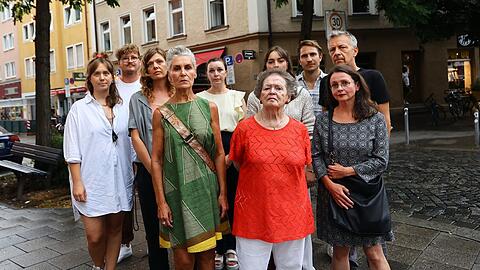 Sie wollen sich nicht kampflos vertreiben lassen: Viele der Mieter wohnen schon seit Jahren in der Fraunhoferstraße. Das unkooperative Verhalten des Vermieters macht sie wütend.