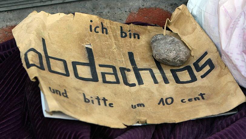 Gegenüber Bettlern und Obdachlosen soll die Stadt die Rechtslage voll ausschöpfen, fordert die CSU.